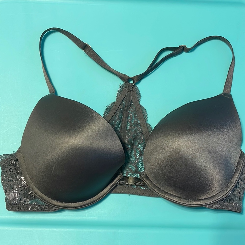 PINK front closure bra, lace back